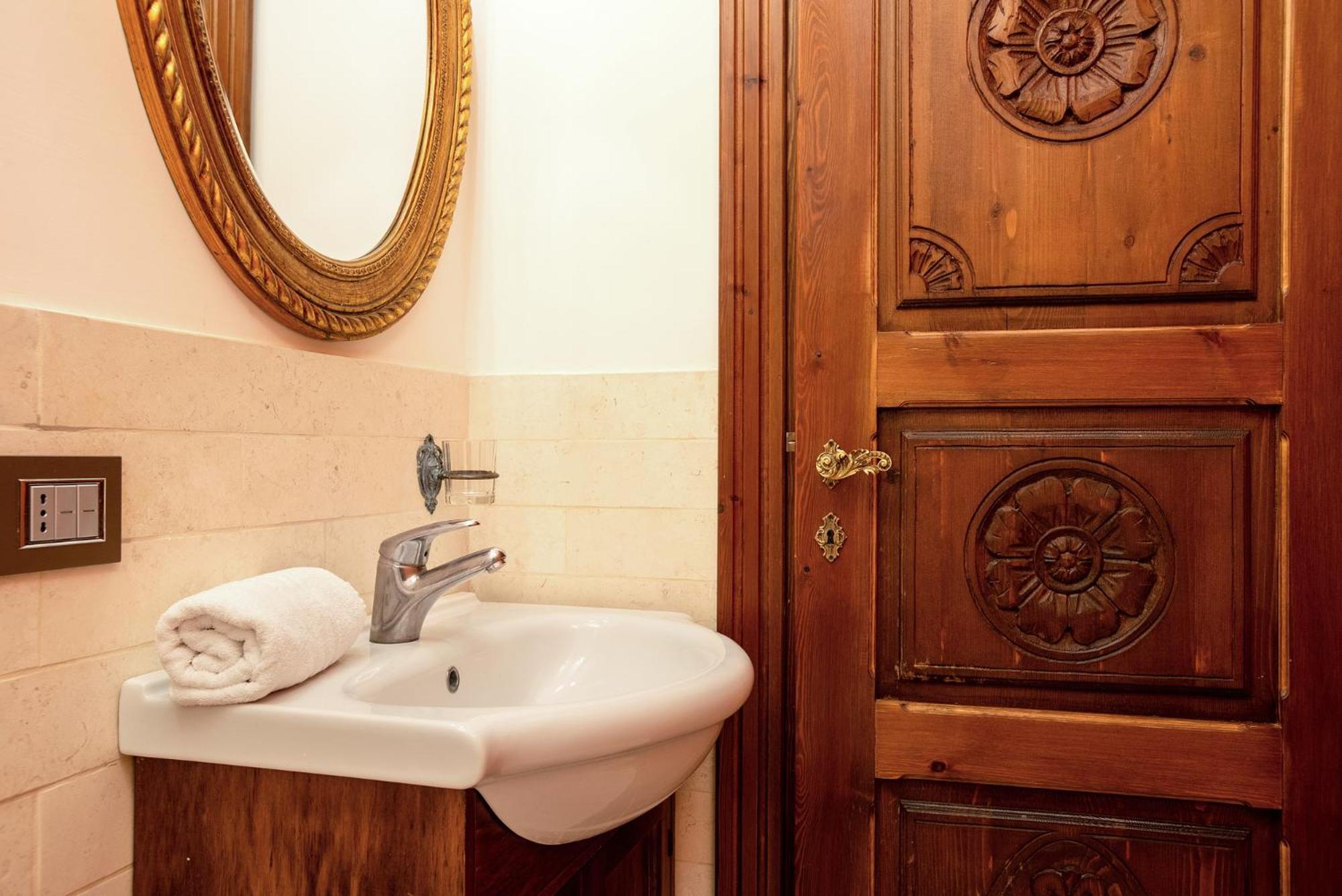 Апартаменты Residenza Sinibaldi - XVII Century Experience Рим Экстерьер фото